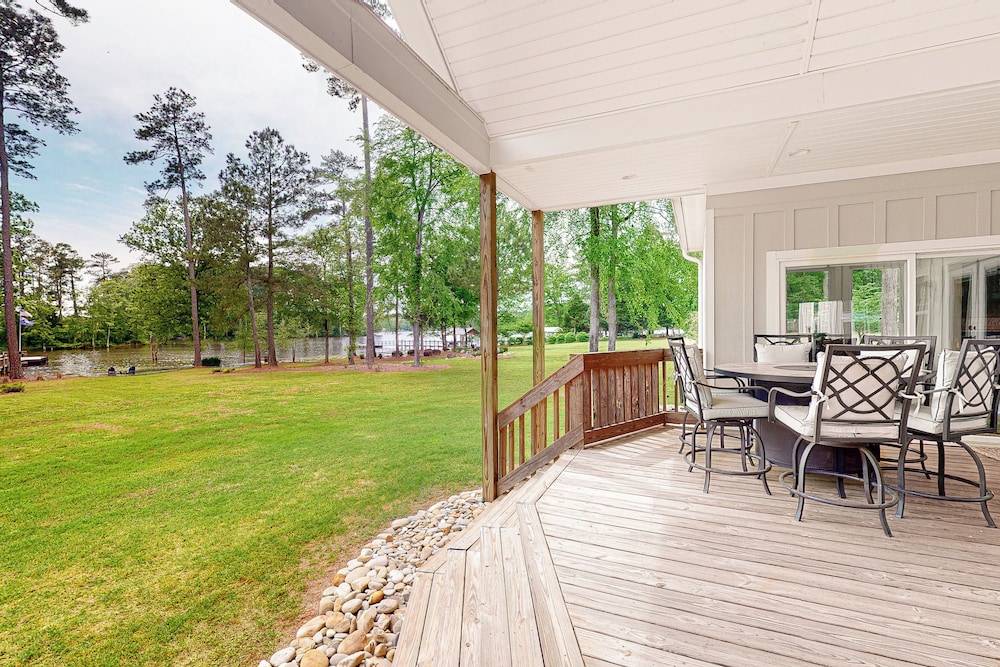 Large 3BR Lakefront Lake Murray Home w/ Dock