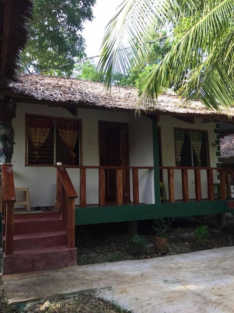 Chelle's Guest House and Backpackers - Hostel