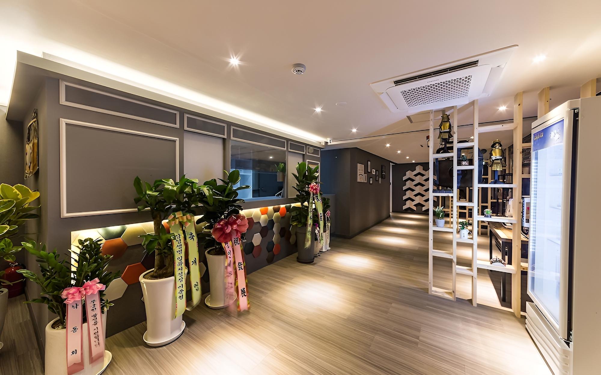 Suwon Yeongtong K Hotel view 2