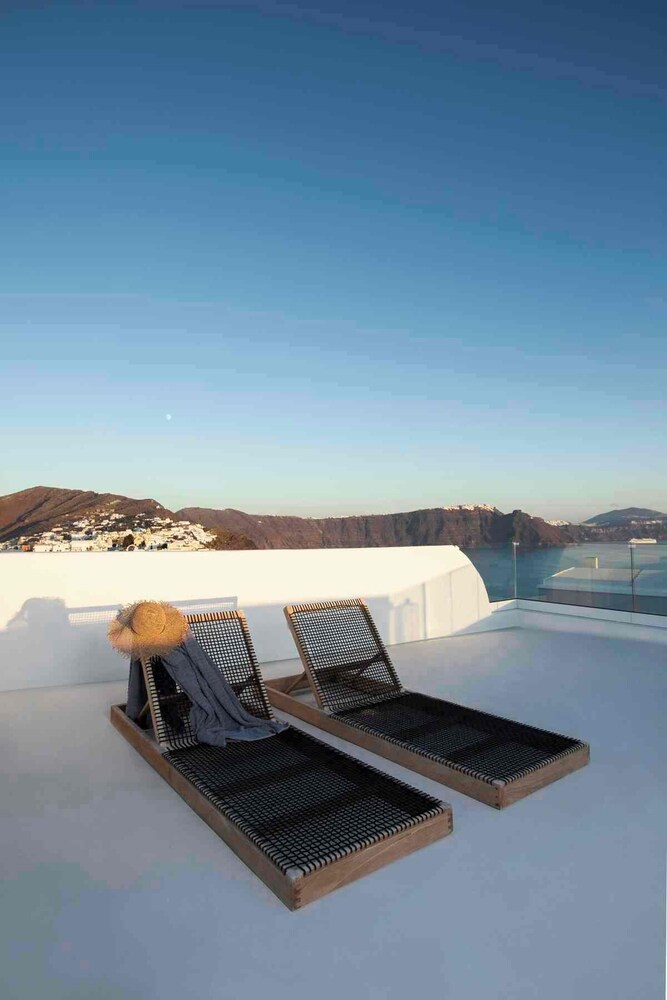 ArmonOia Suites