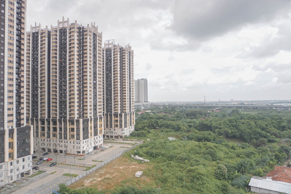 Homey And Cozy 3Br At Meikarta Apartment