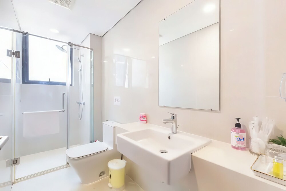 Eco Green Saigon - Free Gym & Pool