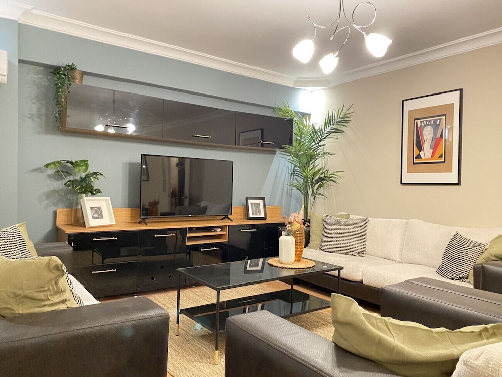 Missafir Sleek Flat in Nisantasi With Terrace