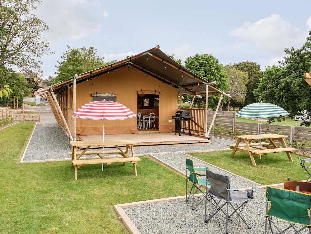 Tilly Bob Lodge