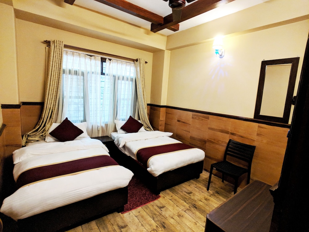 Hotel Forest Lake Backpackers' Hostel