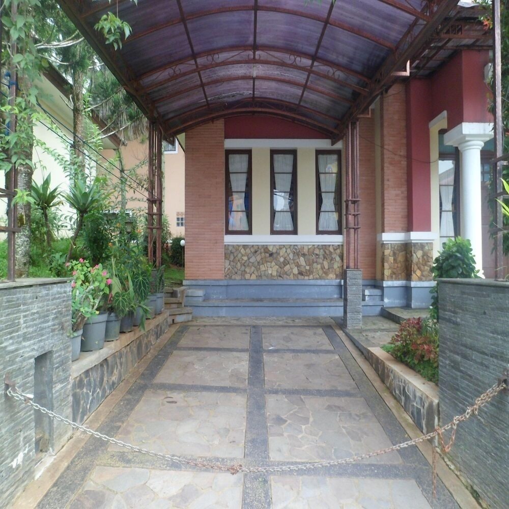 Villa Kota Bunga Violet