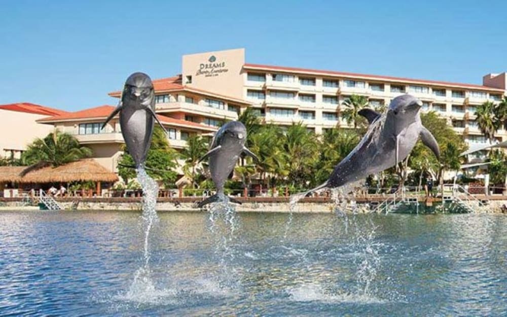 Hotel Los Vientos Puerto Aventuras - Image 1