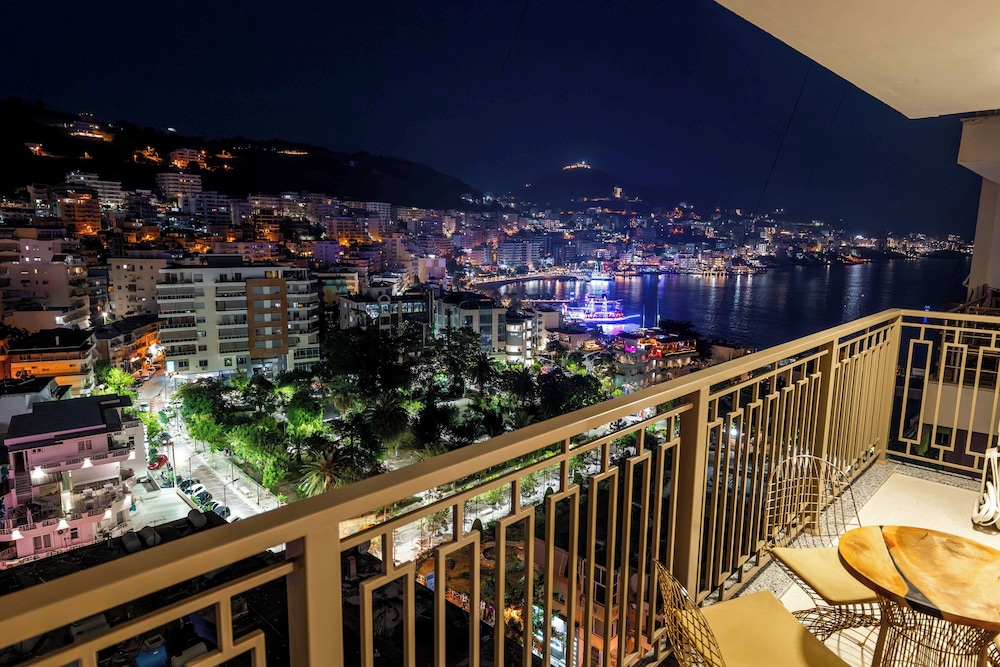 Adam & Eve Apartment