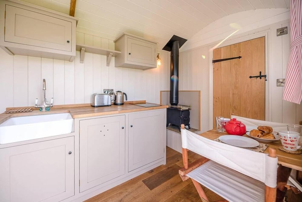 Thyme Shepherds Hut Boundary Farm Air Manage Suffolk view 4