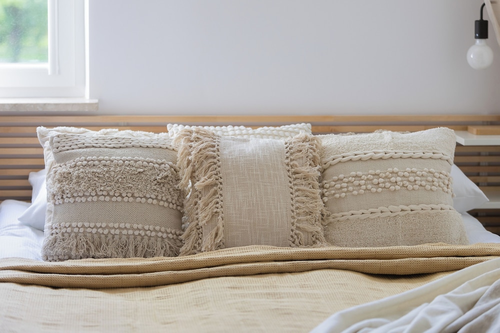 Cozy Two-bedroom Apartment by Renters view 3