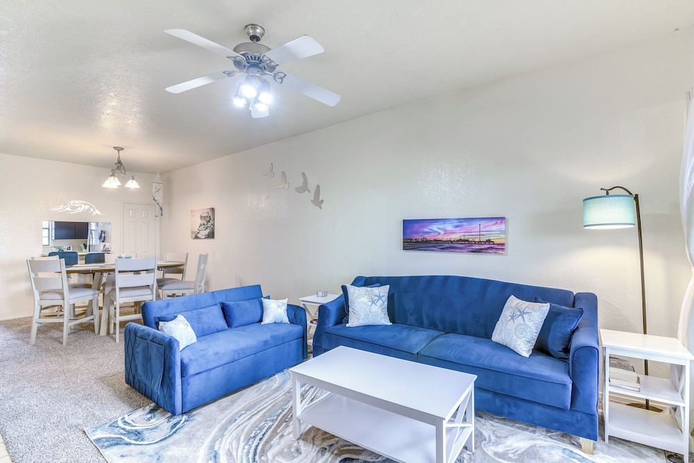 East End Galveston Condo w/ Pool, 1 Mi to Beach!