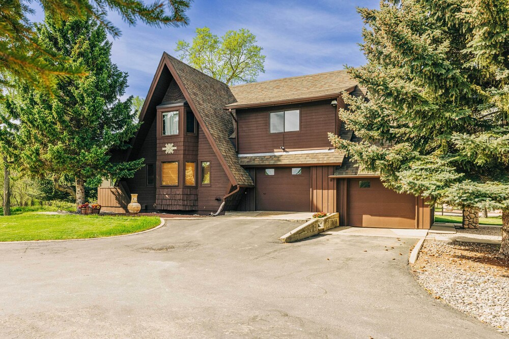 Serene Creekside Sheridan Getaway: Mountain Views! view 4