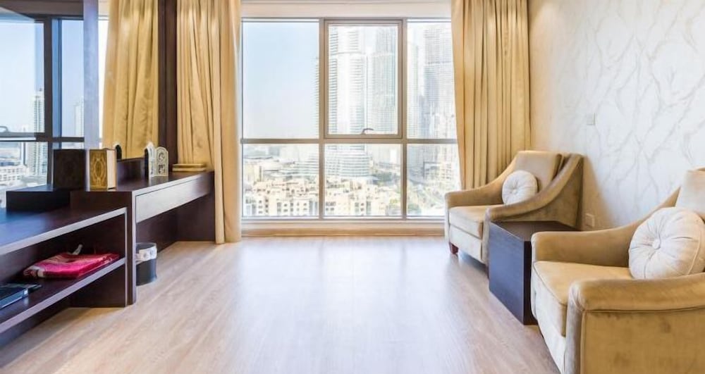 Residences 3B/R Tower 7
