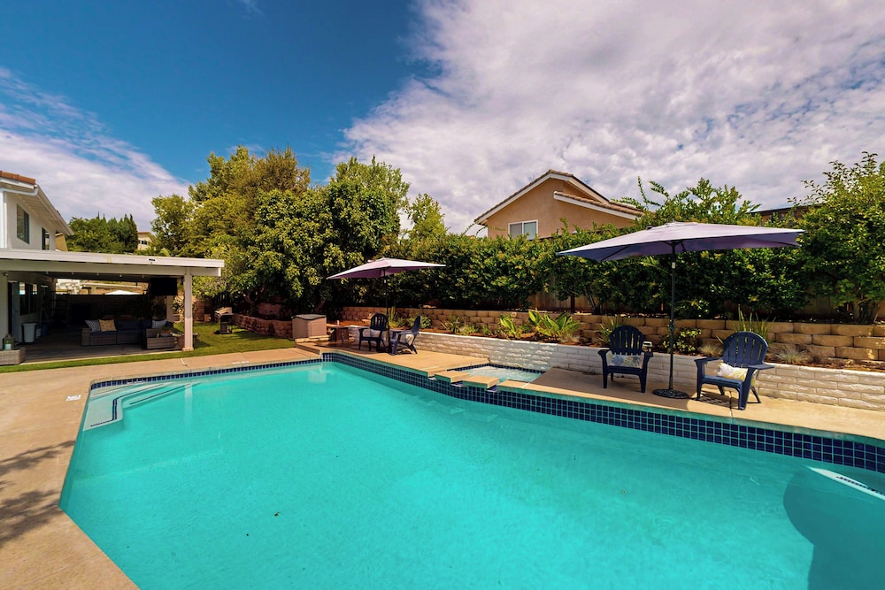 4BR Dog-friendly Home w/ Pool, Spa, Grill & A/C