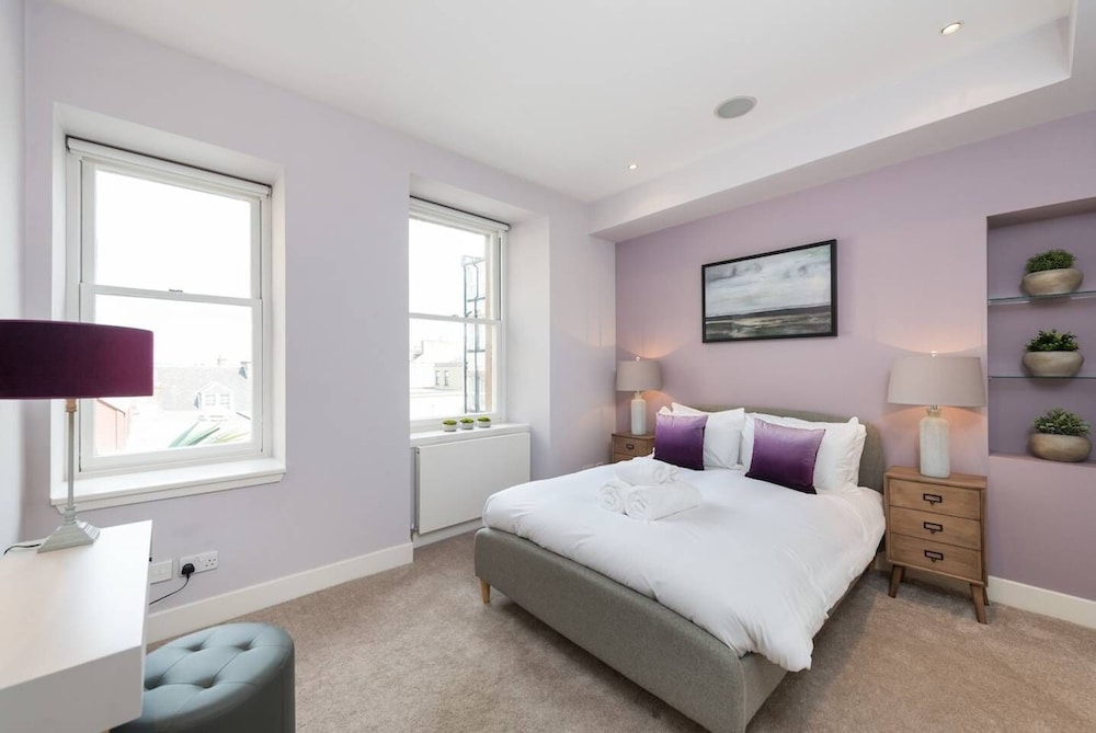 JOIVY 5-star Luxurious George Street Apartment view 4
