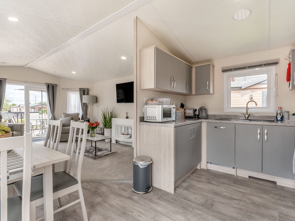 The Cotswold Holiday Lodge