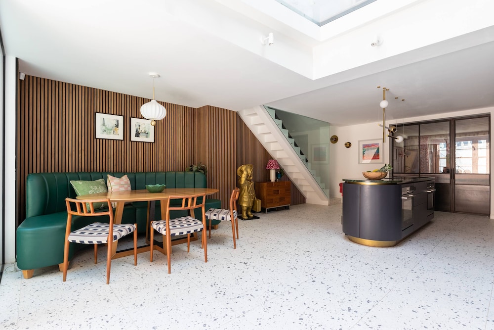 Westbourne Park Road XVI by Onefinestay