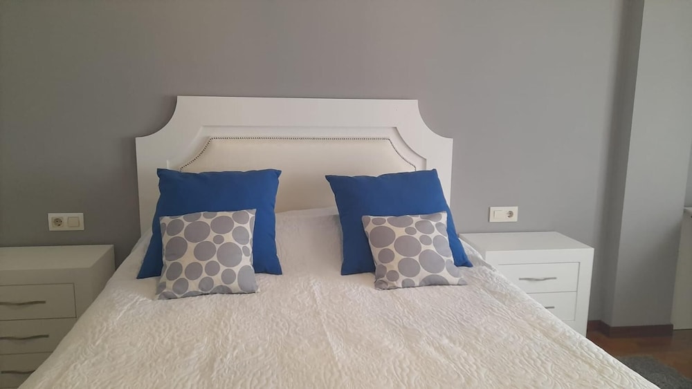 Apartment-sleeps6-parking-terrace