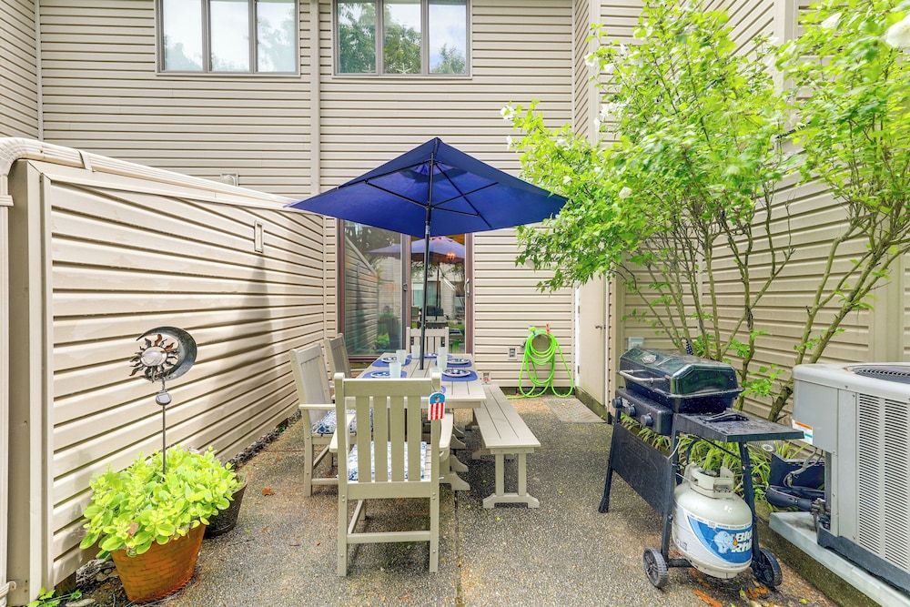 ~ 1 Block to Bethany Beach, Retreat w/ Pool Access