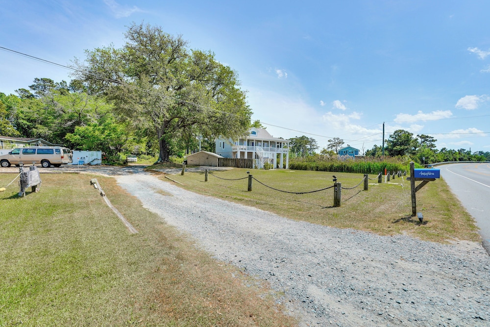 Hot Tub & Bay Views: Kill Devil Hills Haven!