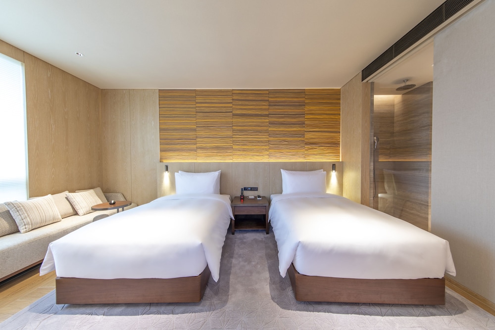 Girdear Hotel
