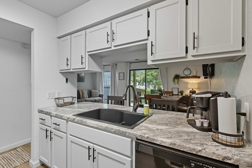 Branson Getaway Retreat For 4
