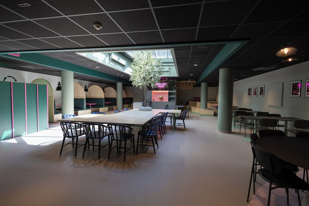 Hotel Bunks at Rode - Image 1