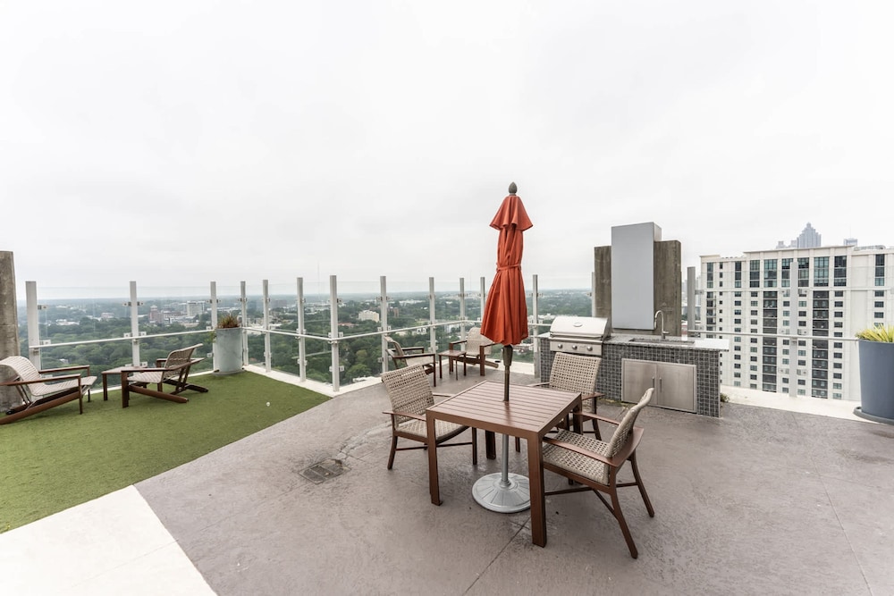 Midtown Luxepad 1b1b Rooftop Lounge Pool Gym Xbox