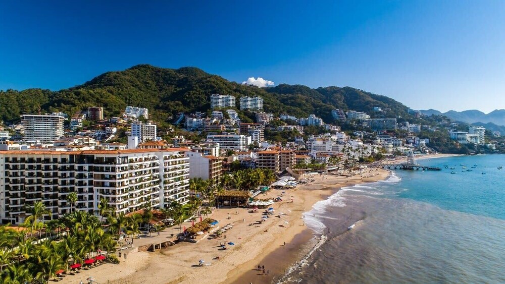Ocean View 2Br Condo-balcony-beach-pool - 212