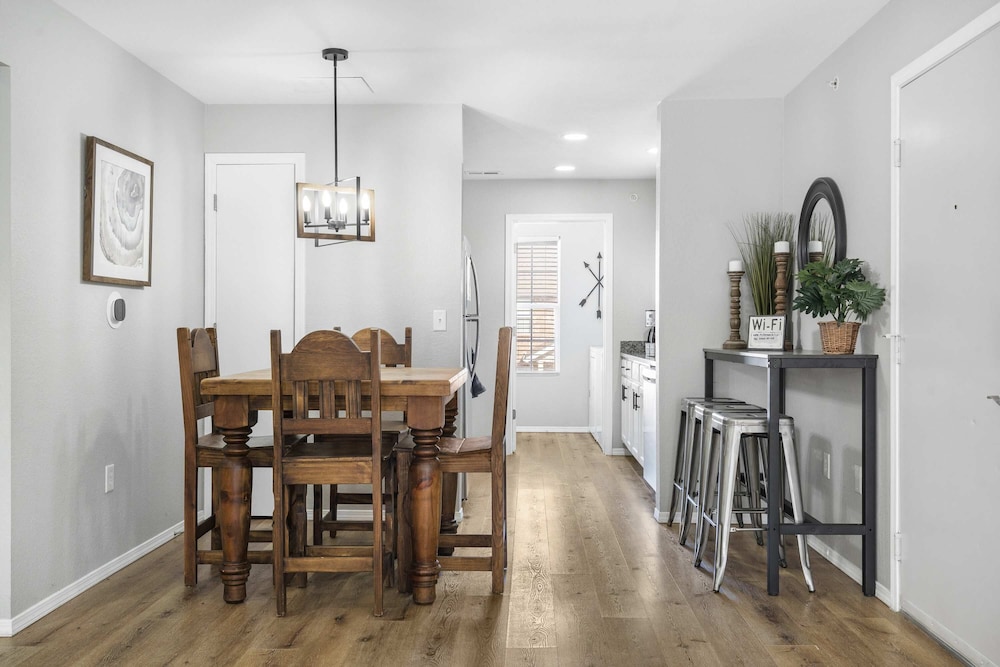 Tranquil Getaway For 8