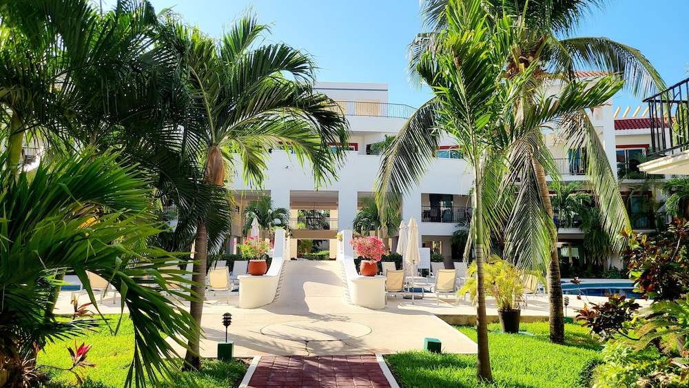 Paseo Del Sol Coral 106 3 Bedroom Condo by RedAwning view 5