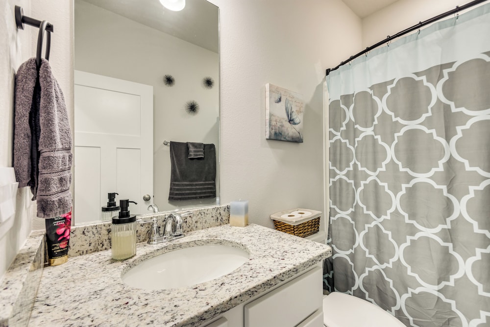 Pet-friendly Pensacola Home w/ Fenced Backyard