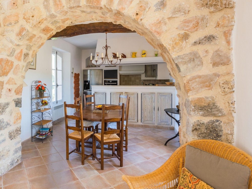 Chateau in Lorgues With Pool & Vineyard Views