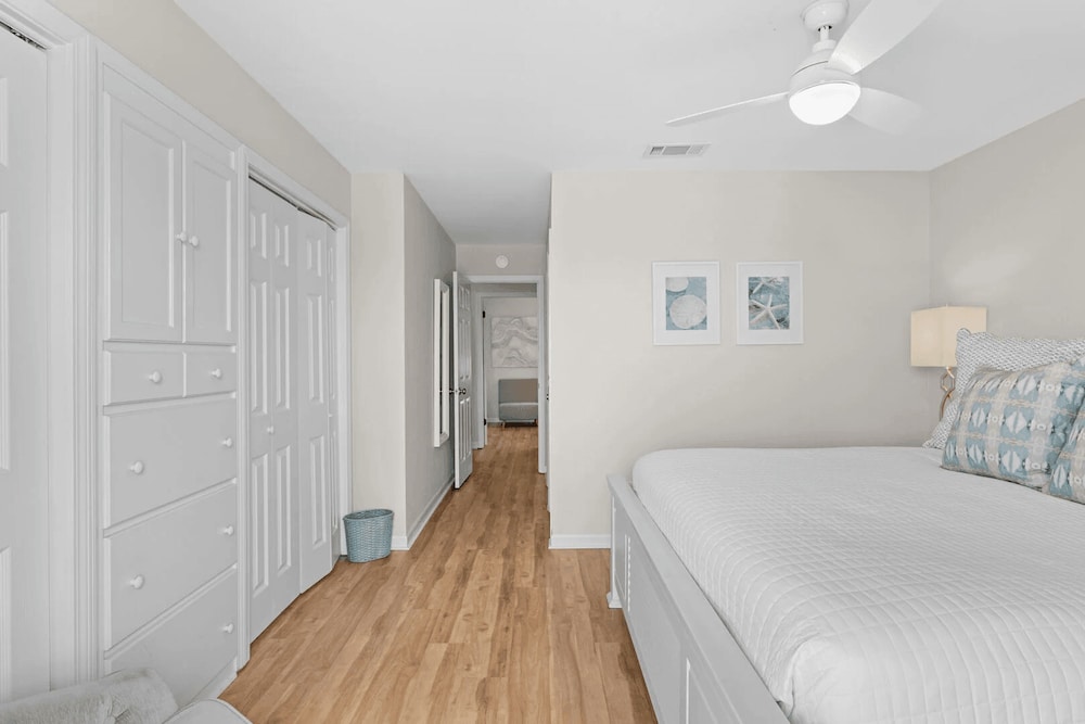 Blue Marlin by Avantstay Beachfront w Views Pool Access Beach Chairs