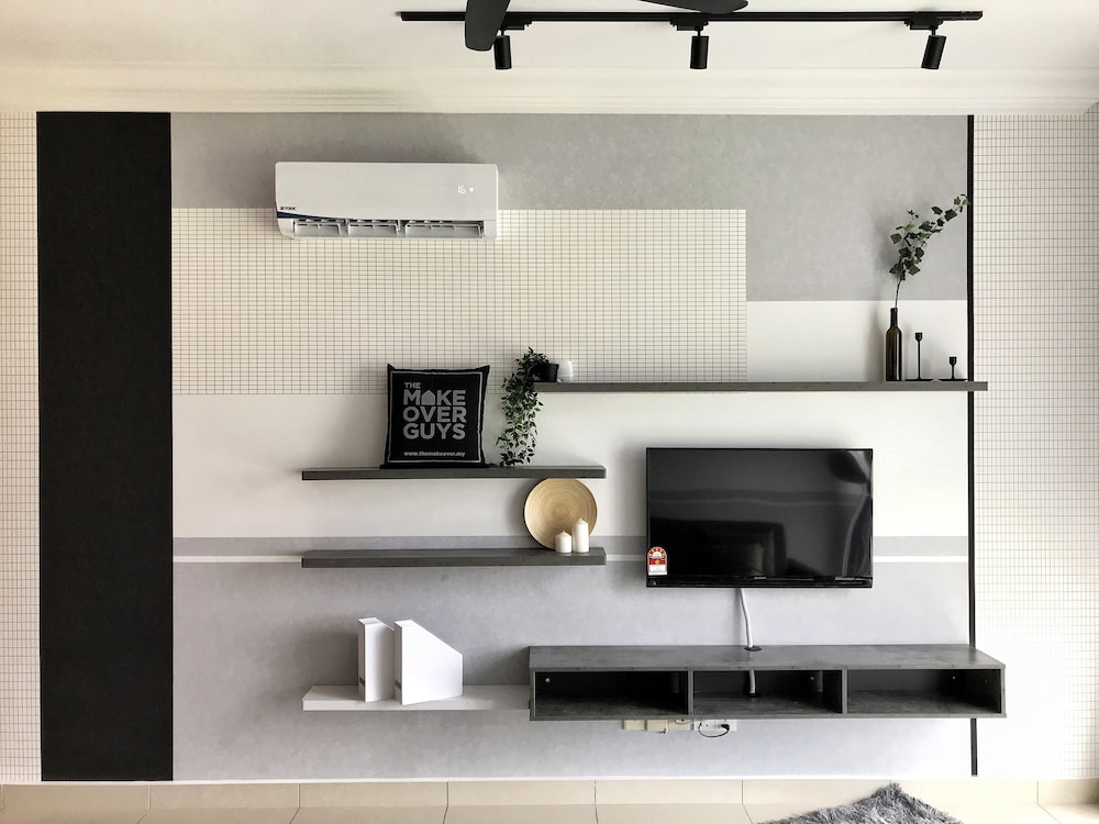 Boulevard Service Apartment KL by Airhost