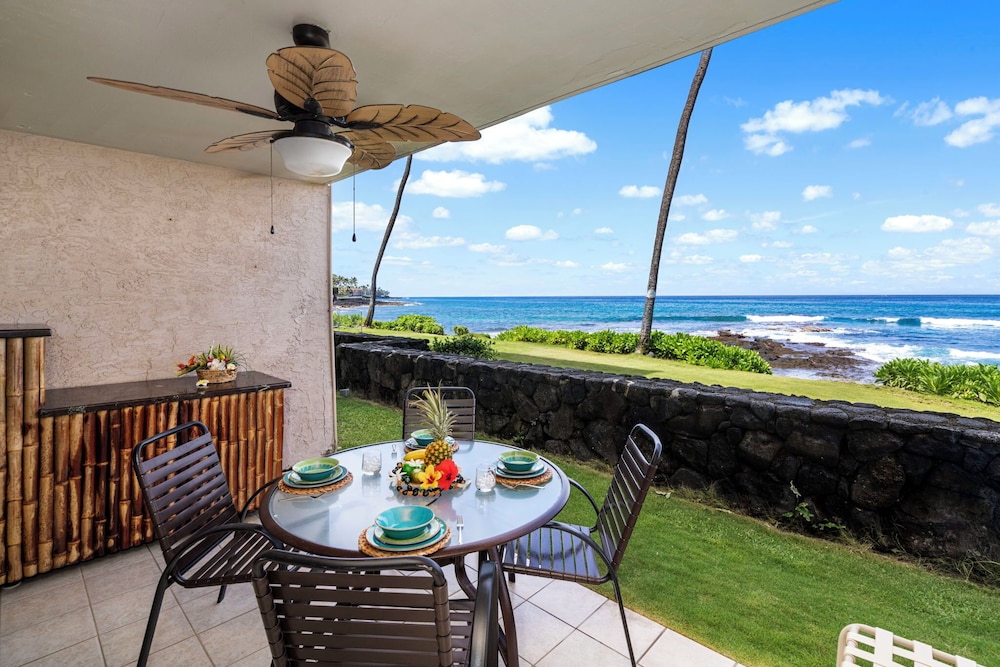 Easy Walk to Town Ocean Front AC & Wifi - Vrkcv