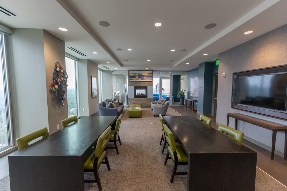 Midtown Luxepad 1b1b Rooftop Lounge Pool Gym Xbox