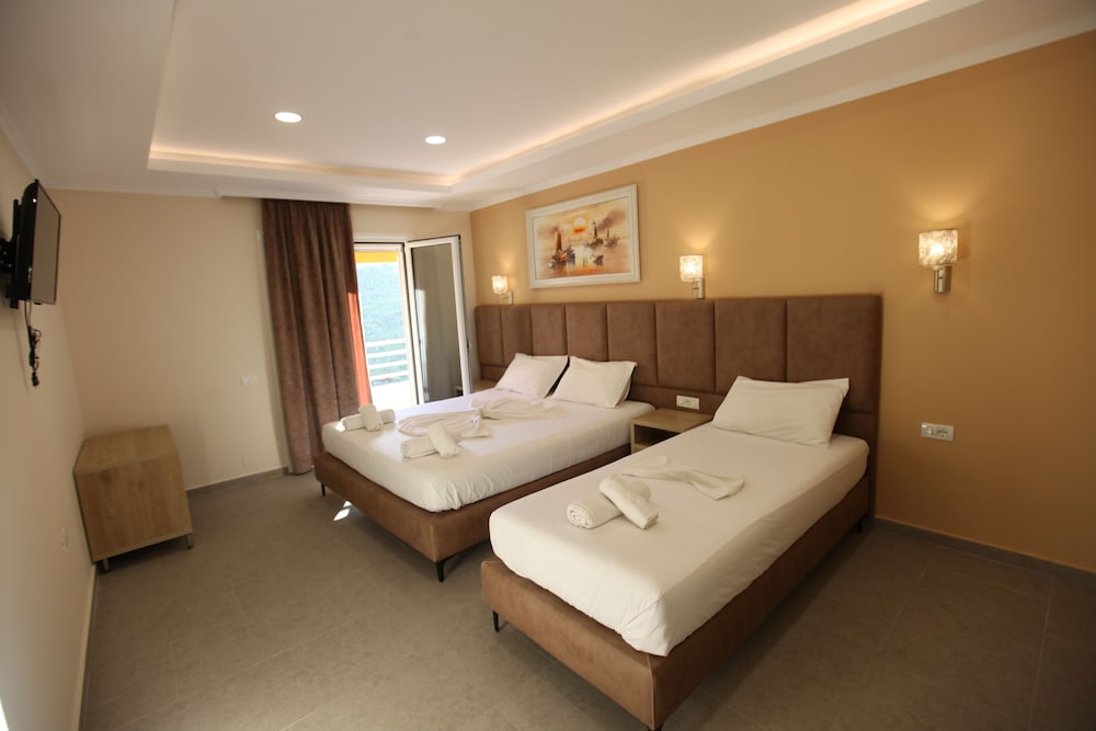 Karos Hotel Llaman