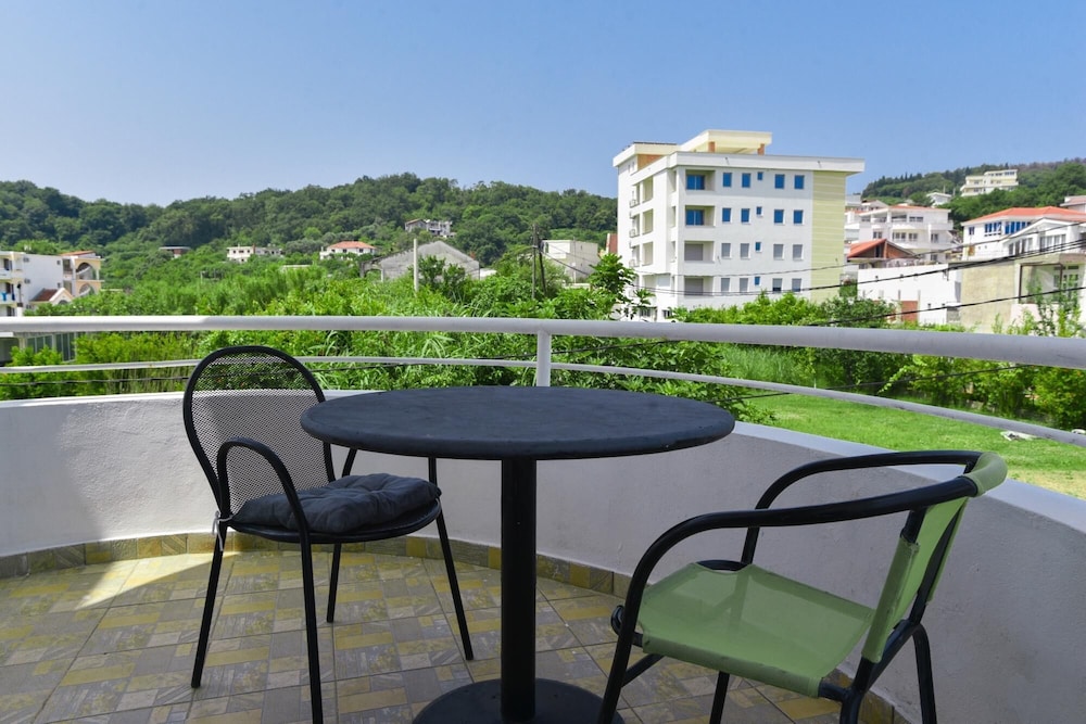 Chic Studio Flat w Garden in Ulcinj view 5