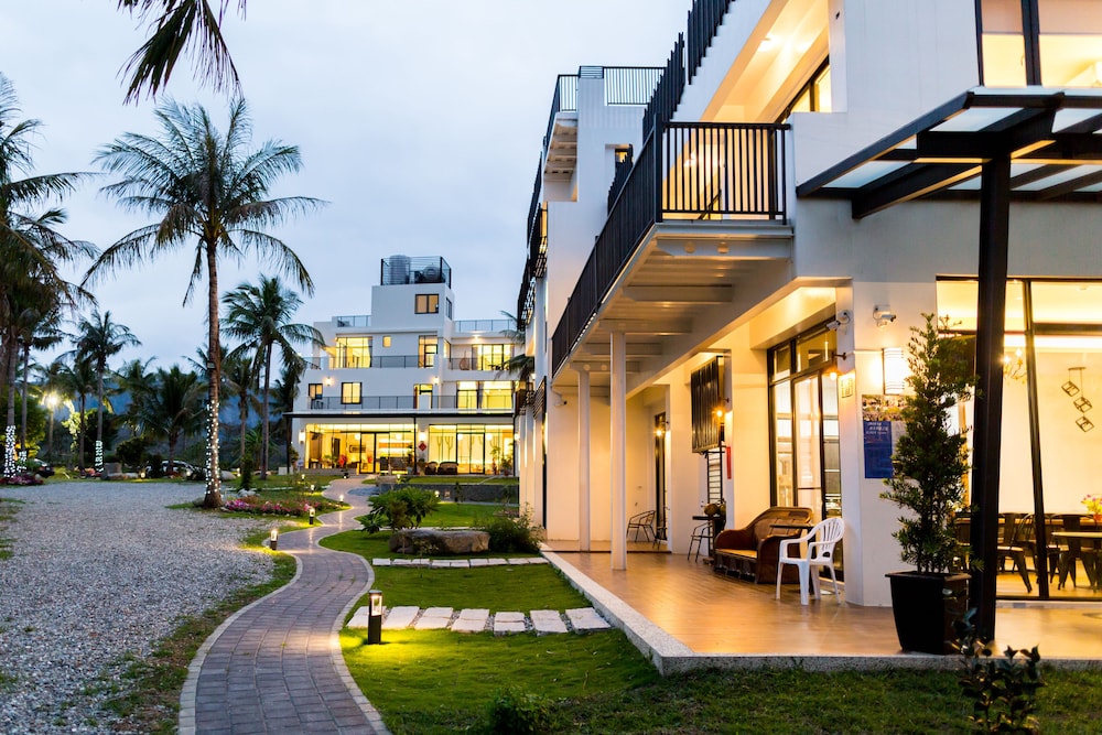 Rich Sunshine Inn