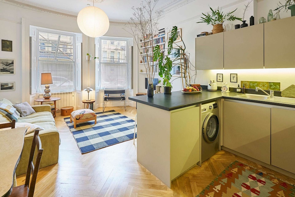 Host Stay Brunswick Place Flat