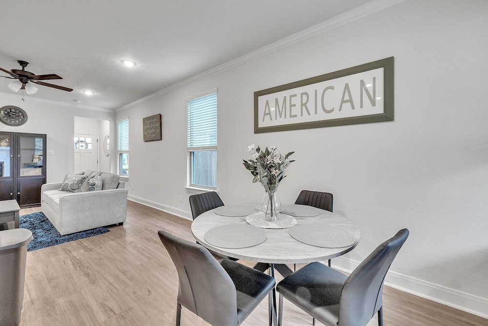Modern 3br In Gated Community Near Jbsa & Seaworld 3 Bedroom Duplex