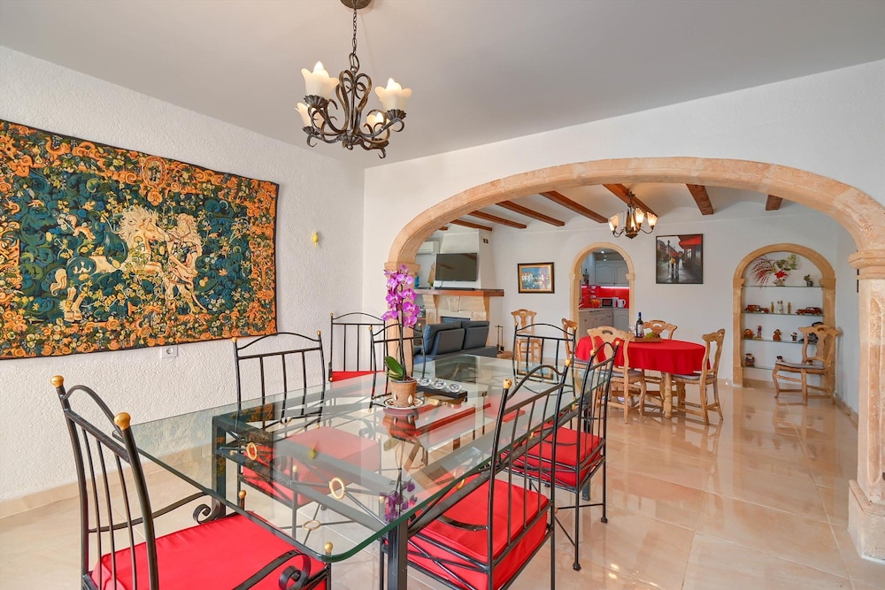 Ker Blanc in J vea With 5 Bedrooms and 4 Bathrooms
