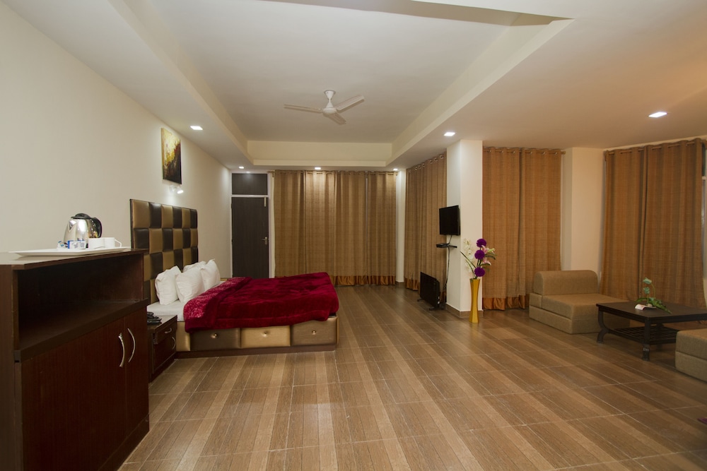 Snow Touch Resort (Shri Nath Group)