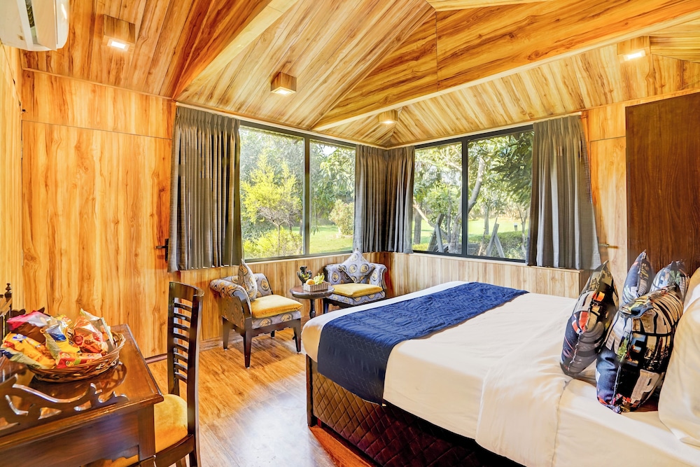 Alaya Stays Fortezza | Pet-friendly 6-BHK Farmhouse With Private Pool