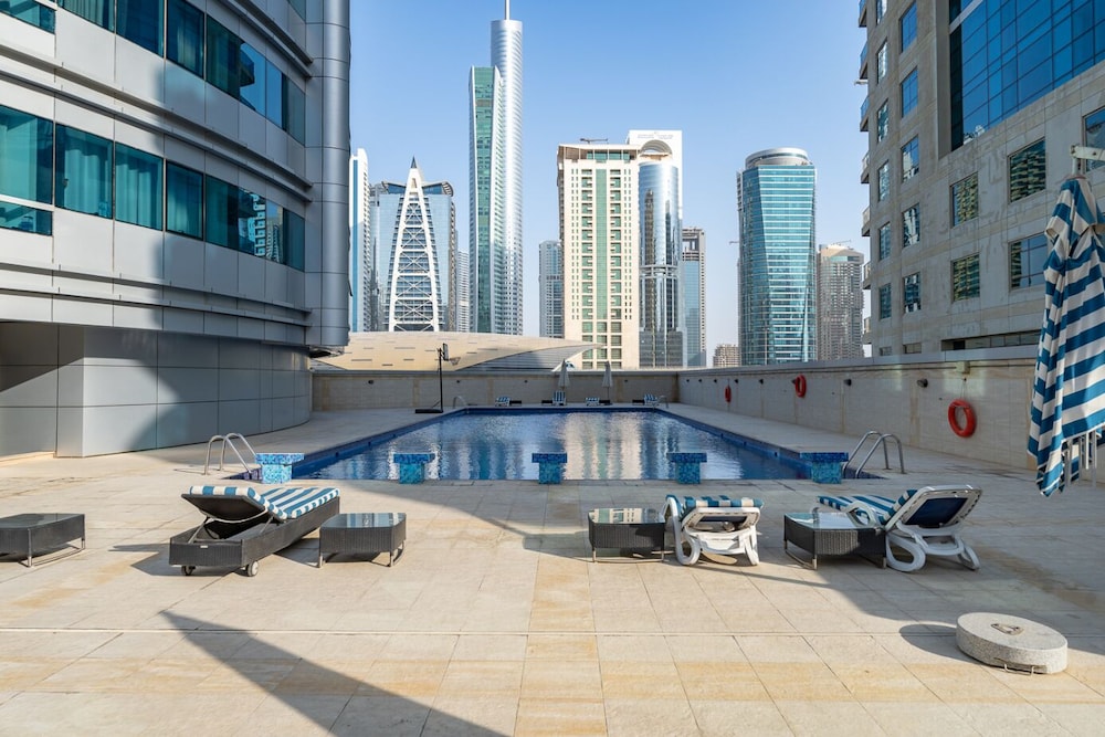 Dubai Marina - Stunning Huge 4 Bedroom Apts Near JBR - Gym - Pool - Parking by Sojo Stay