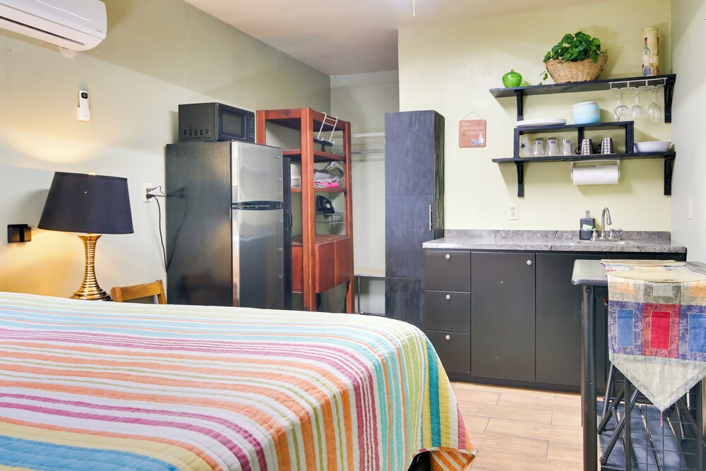 Remote Workers Welcome: Studio in Santa Rosa!