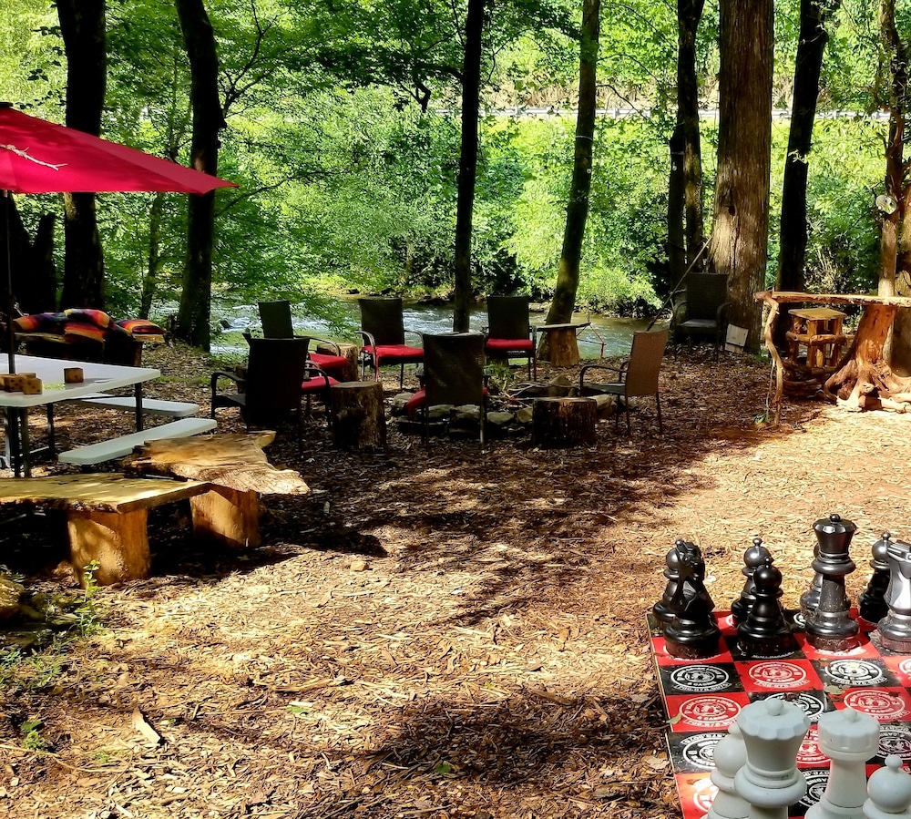 Bear Creek Lodge and Cabins in Helen Ga - Pet Friendly, River on Property, Walking Distance to downtown Helen