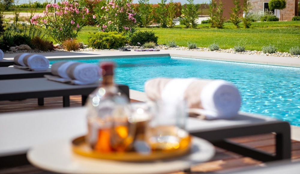 Villa Sanpadeo Nearby Novigrad - Crovillas
