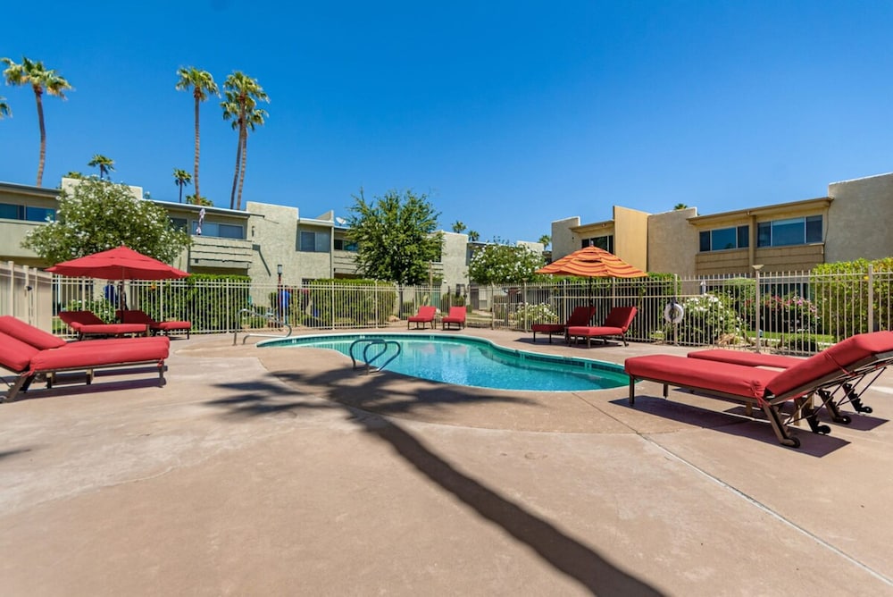 The Camelback 446 Walk 2 Old Town 4 Pools